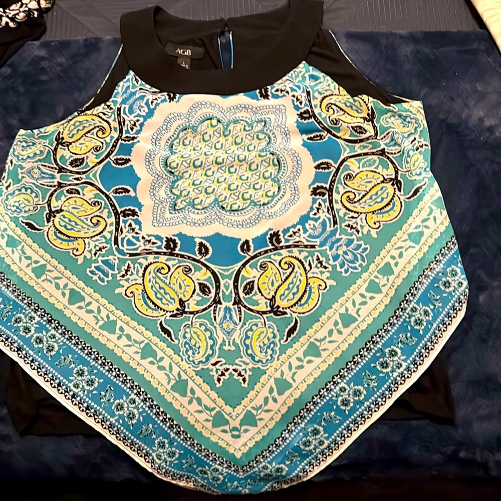 🙌 3 /$10 Sale Item!  Blouse - Blue/Green Handkerchief Top L